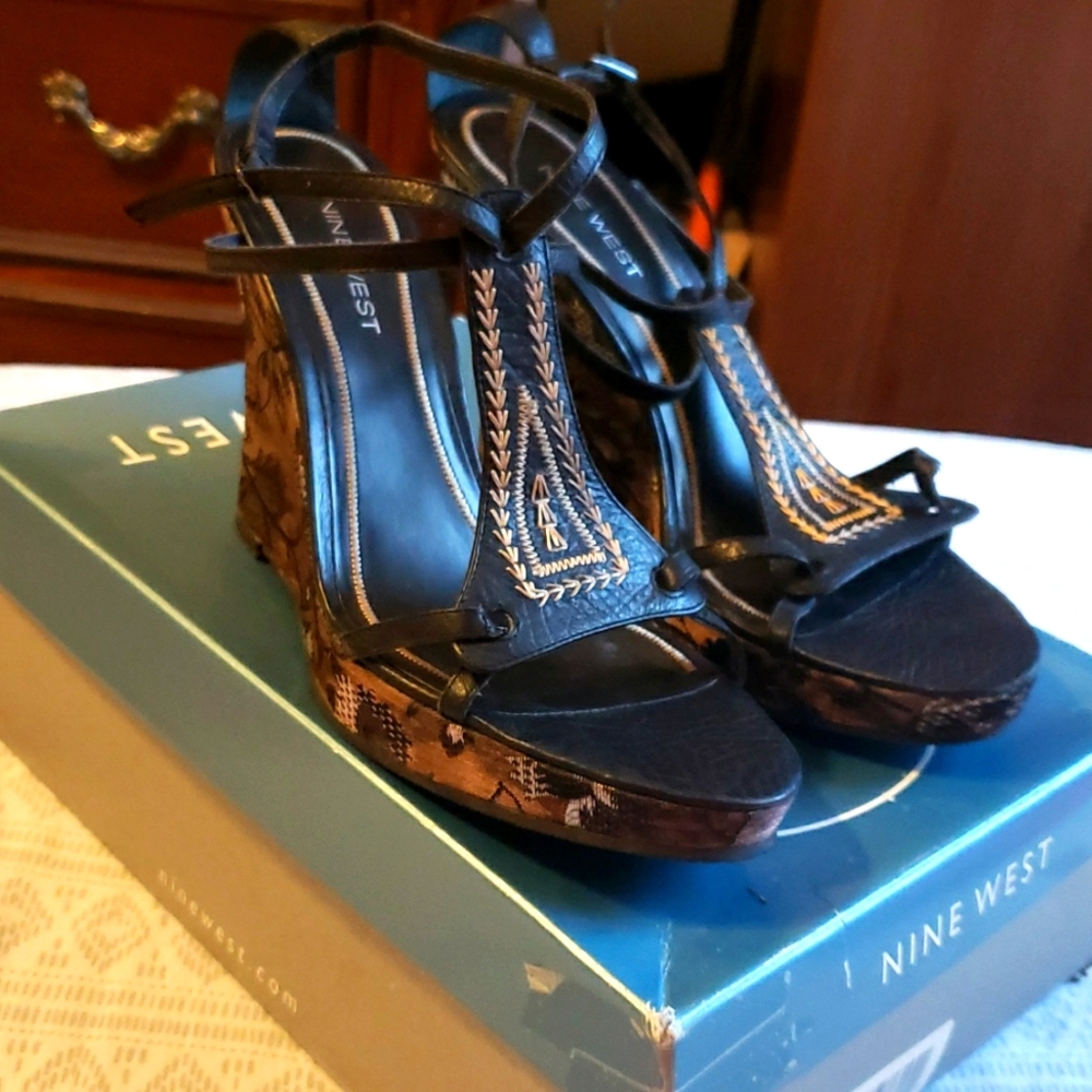 Like New Black Leather Nine West Wedges
